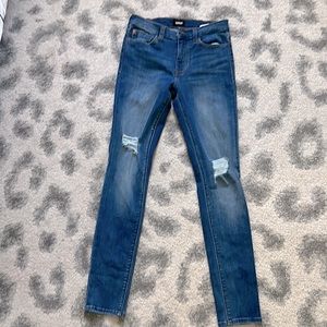 Woman’s Hudson Skinny Jeans